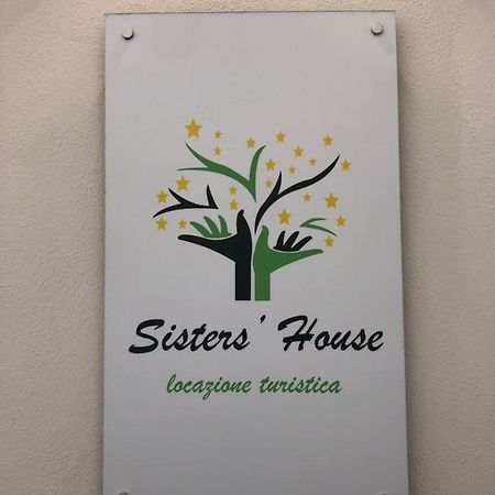 Sisters' House Apartment Bari Bagian luar foto