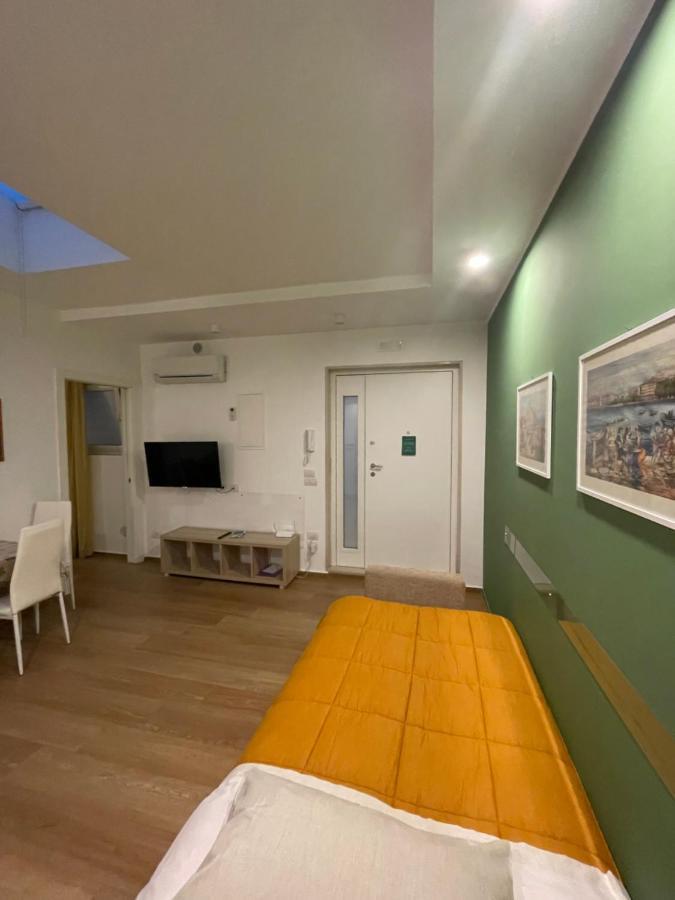 Sisters' House Apartment Bari Bagian luar foto