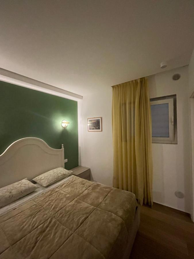 Sisters' House Apartment Bari Bagian luar foto