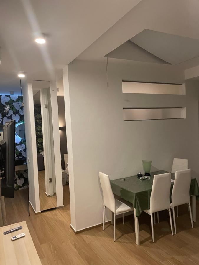 Sisters' House Apartment Bari Bagian luar foto