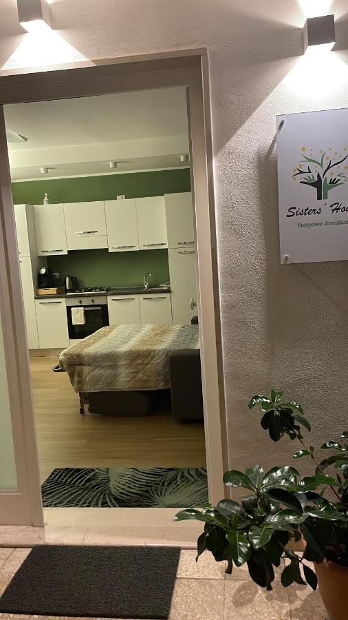 Sisters' House Apartment Bari Bagian luar foto